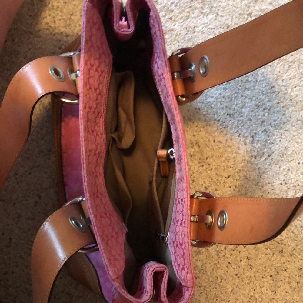 Vintage Pink Coach Handbag - Picture 5 of 8